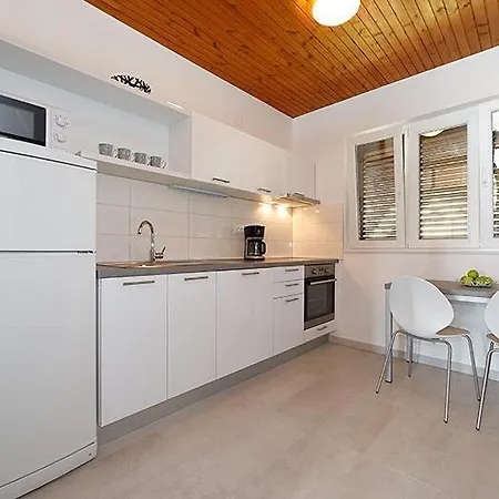 Apartment By The Sea Brela, Makarska - 19205 Brela