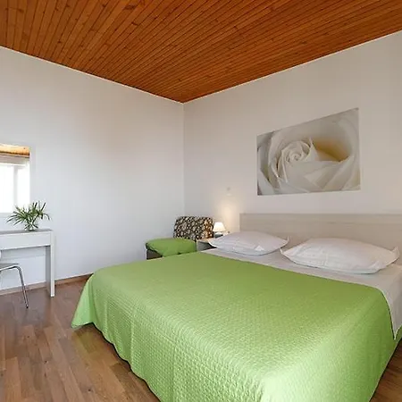 Apartment By The Sea Brela, Makarska - 19205