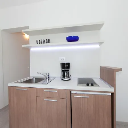 By The Sea Brela, Makarska - 19205 Apartment