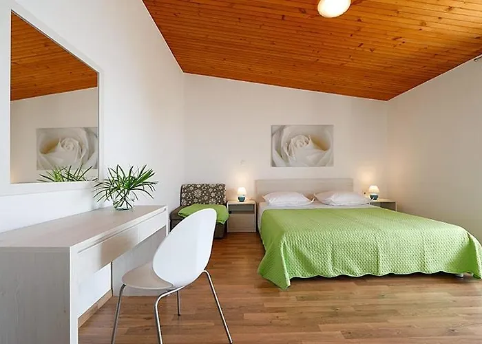 Апартаменты By The Sea Brela, Makarska - 19205 *